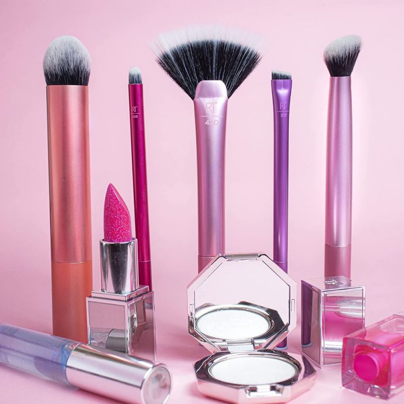 Real Techniques Artist Essentials Brush for Foundation + Contour + Highlighter + Blush + Liner + Lipstick - Image 11