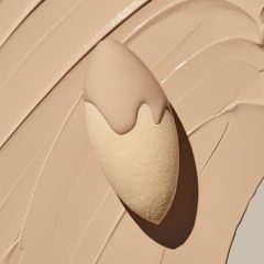Alternative view of e.l.f. Camo Concealer Sponge